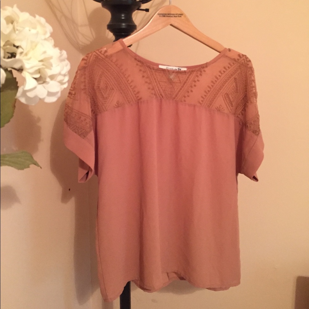 Burnt orange tee 🍊